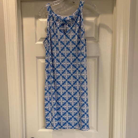 Lulu-B Dresses & Skirts - Lulu-B Blue and White Geometric Mini Dress sleeveless like new XL